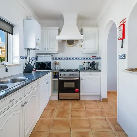 Casa Londamba - Sea View Over Meia Praia, לאגוּ‏ש
