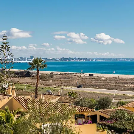 Casa Londamba - Sea View Over Meia Praia, Semesterbostad *