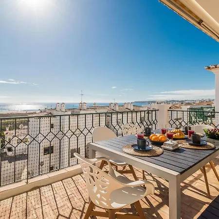 Semesterbostad Casa Londamba - Sea View Over Meia Praia,